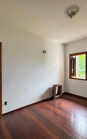 Casa à venda com 240m², 3 quartos e 2 vagasquarto 1