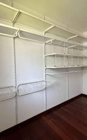 Casa à venda com 240m², 3 quartos e 2 vagasQuarto Suíte