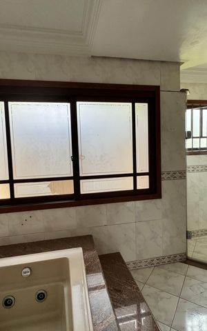 Casa à venda com 240m², 3 quartos e 2 vagasBanheiro da Suíte