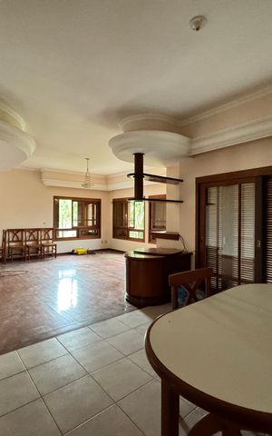Casa à venda com 240m², 3 quartos e 2 vagassala