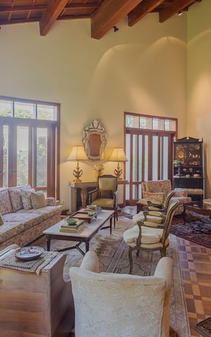 Casa à venda com 600m², 3 quartos e 5 vagasSala