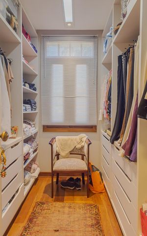 Casa à venda com 600m², 3 quartos e 5 vagasCloset da suíte 2