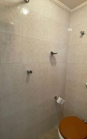 Apartamento à venda com 98m², 3 quartos e 1 vaga Apartamento à venda com 98m², 3 quartos e 1 vagaBanheiro de serviço