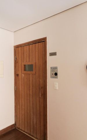 Apartamento à venda com 206m², 3 quartos e 4 vagas Apartamento à venda com 206m², 3 quartos e 4 vagasÁrea comum - Sauna e Jacuzzi