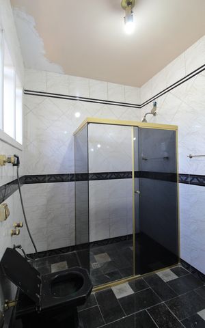 Casa à venda com 760m², 4 quartos e 10 vagasBanheiro da Suite 2