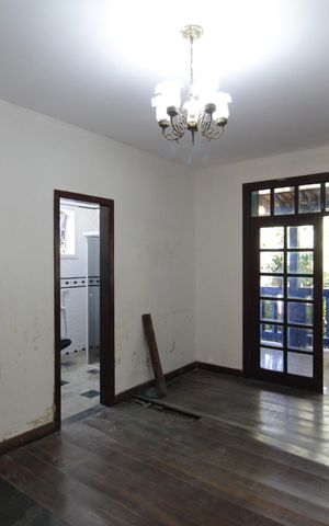 Casa à venda com 760m², 4 quartos e 10 vagasHall dos Quartos