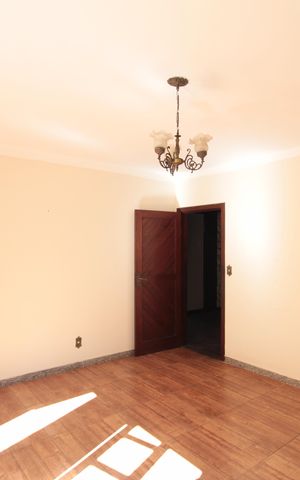 Casa à venda com 760m², 4 quartos e 10 vagasCopa