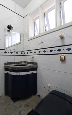 Casa à venda com 760m², 4 quartos e 10 vagasBanheiro Social