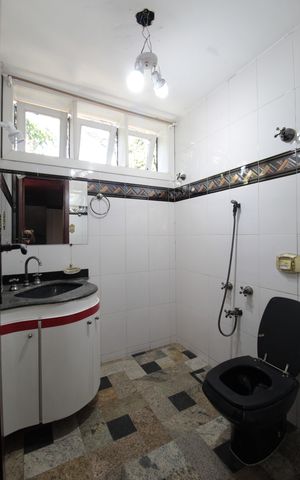Casa à venda com 760m², 4 quartos e 10 vagasLavabo da Sala