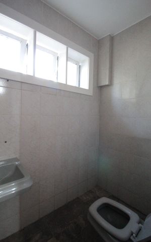 Casa à venda com 760m², 4 quartos e 10 vagasBanheiro de Serviço