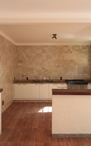 Casa à venda com 760m², 4 quartos e 10 vagasCopa