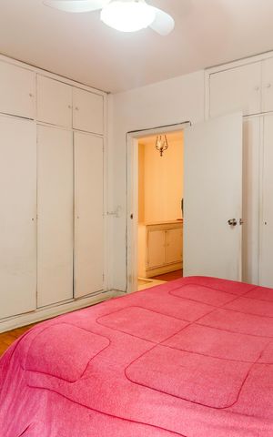Casa à venda com 220m², 3 quartos e 2 vagas Casa à venda com 220m², 3 quartos e 2 vagasSuíte