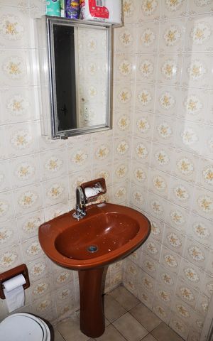 Casa à venda com 189m², 4 quartos e 3 vagas Casa à venda com 189m², 4 quartos e 3 vagasDetalhe - Banheiro Social