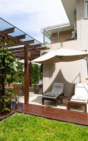 Casa de condomínio para alugar com 330m², 4 quartos e 4 vagas Casa de condomínio para alugar com 330m², 4 quartos e 4 vagasÁrea externa