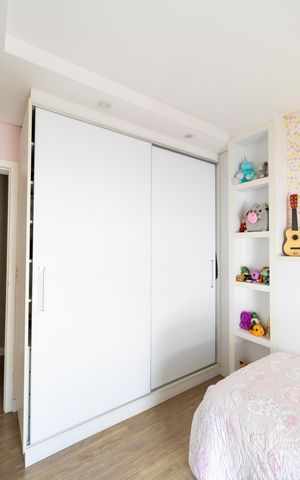 Casa de condomínio para alugar com 330m², 4 quartos e 4 vagas Casa de condomínio para alugar com 330m², 4 quartos e 4 vagasQuarto 4