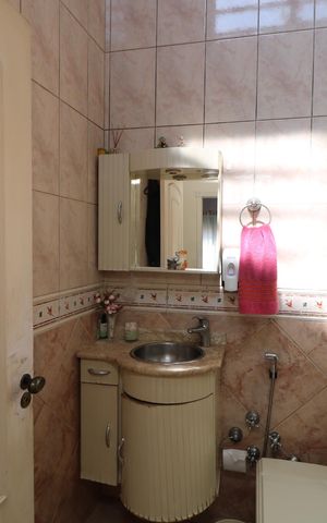 Casa à venda com 376m², 3 quartos e 3 vagasBanheiro