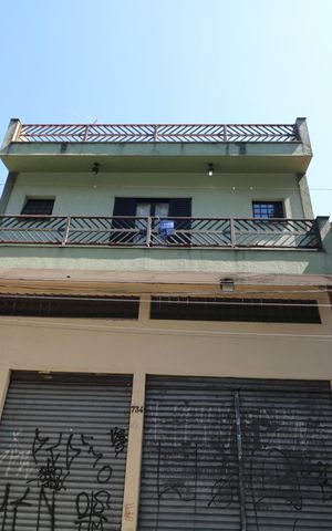 Casa à venda com 376m², 3 quartos e 3 vagasFachada