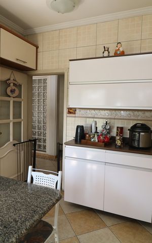 Casa à venda com 376m², 3 quartos e 3 vagasCozinha