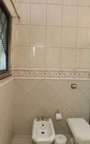 Casa à venda com 376m², 3 quartos e 3 vagasBanheiro da Suíte