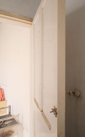 Casa à venda com 105m², 2 quartos e 2 vagasBanheiro de serviço
