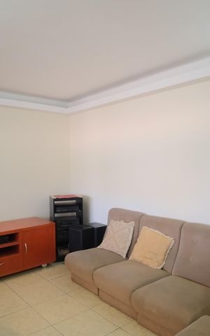 Casa à venda com 105m², 2 quartos e 2 vagasSala