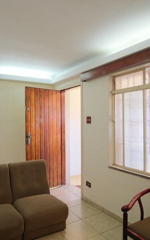 Casa à venda com 105m², 2 quartos e 2 vagasSala