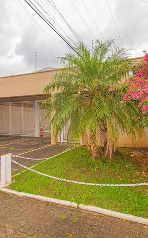 Casa de condomínio à venda com 70m², 2 quartos e 2 vagas Casa de condomínio à venda com 70m², 2 quartos e 2 vagasFachada