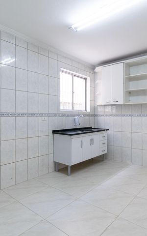 Casa à venda com 190m², 2 quartos e 2 vagas Casa à venda com 190m², 2 quartos e 2 vagasCozinha