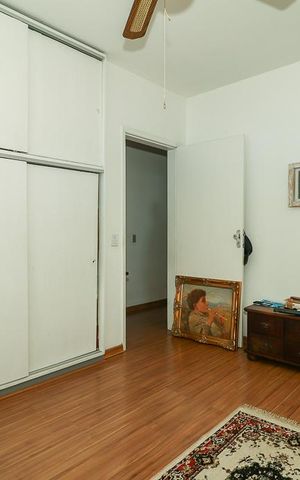 Casa à venda com 180m², 3 quartos e 3 vagas Casa à venda com 180m², 3 quartos e 3 vagasQuarto 2