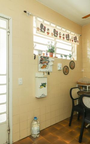 Casa à venda com 180m², 3 quartos e 3 vagas Casa à venda com 180m², 3 quartos e 3 vagasCozinha