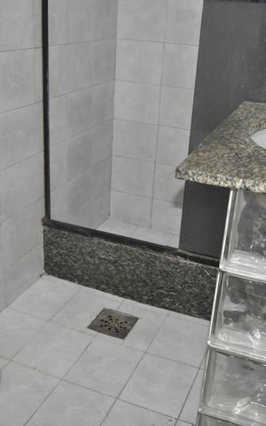 Casa à venda com 211m², 4 quartos e 1 vagaBanheiro