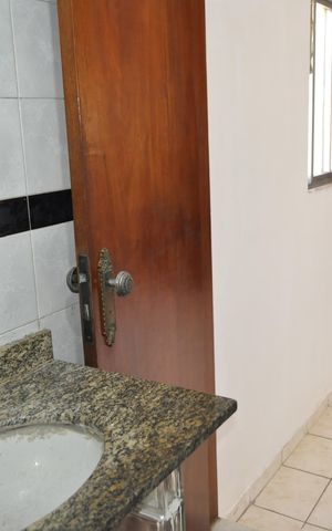 Casa à venda com 211m², 4 quartos e 1 vagaBanheiro