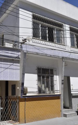 Casa à venda com 211m², 4 quartos e 1 vagaFachada