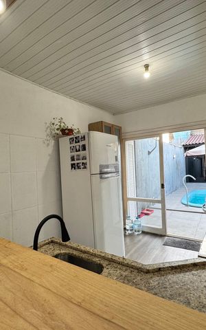 Casa à venda com 180m², 2 quartos e 2 vagas Casa à venda com 180m², 2 quartos e 2 vagasCozinha