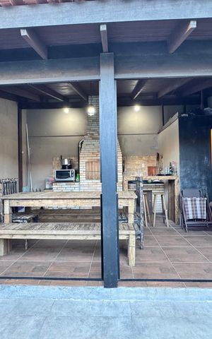 Casa à venda com 180m², 2 quartos e 2 vagas Casa à venda com 180m², 2 quartos e 2 vagasÁrea comum