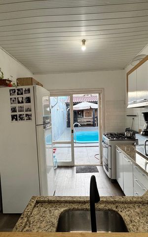 Casa à venda com 180m², 2 quartos e 2 vagas Casa à venda com 180m², 2 quartos e 2 vagasCozinha