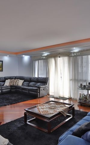 Apartamento à venda com 220m², 3 quartos e 3 vagasSala