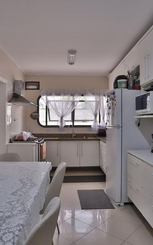 Apartamento à venda com 220m², 3 quartos e 3 vagasCozinha
