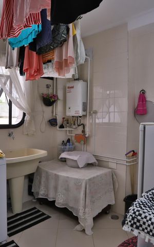 Apartamento à venda com 220m², 3 quartos e 3 vagasLavanderia