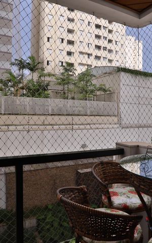 Apartamento à venda com 220m², 3 quartos e 3 vagasSacada Quarto 3