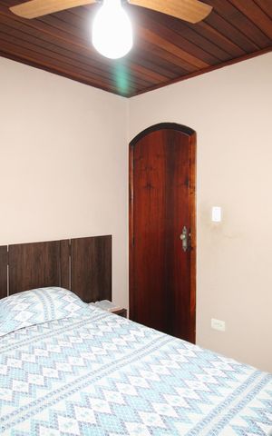 Casa à venda com 300m², 5 quartos e 2 vagasCasa 2 - Quarto 1