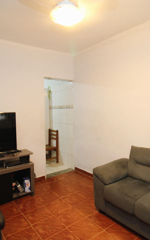 Casa à venda com 300m², 5 quartos e 2 vagasSala