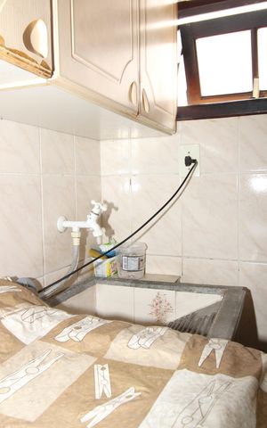 Casa à venda com 300m², 5 quartos e 2 vagasCasa 2 - Área de Serviço