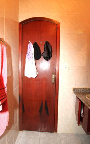Casa à venda com 300m², 5 quartos e 2 vagasCasa 2 - Banheiro
