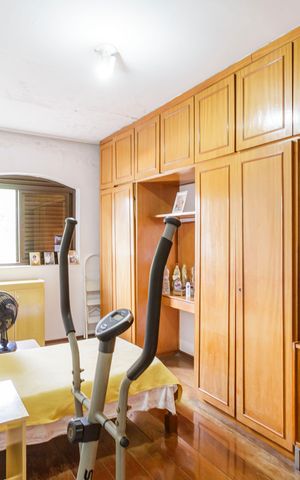 Casa à venda com 405m², 4 quartos e 7 vagas Casa à venda com 405m², 4 quartos e 7 vagasQuarto 2