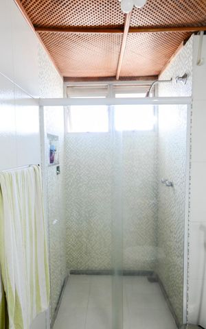 Apartamento à venda com 400m², 6 quartos e 2 vagas Apartamento à venda com 400m², 6 quartos e 2 vagasBanheiro 1