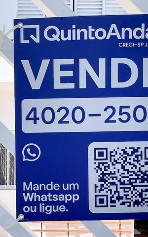 Casa à venda com 187m², 3 quartos e 2 vagas Casa à venda com 187m², 3 quartos e 2 vagasFachada e placa