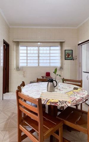 Casa à venda com 187m², 3 quartos e 2 vagas Casa à venda com 187m², 3 quartos e 2 vagasCozinha