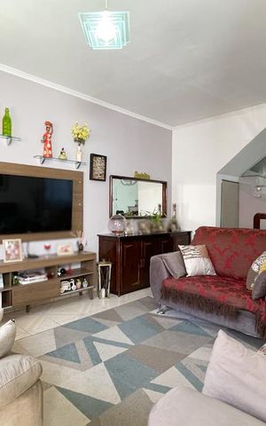Casa à venda com 187m², 3 quartos e 2 vagas Casa à venda com 187m², 3 quartos e 2 vagasSala