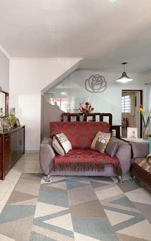 Casa à venda com 187m², 3 quartos e 2 vagas Casa à venda com 187m², 3 quartos e 2 vagasSala